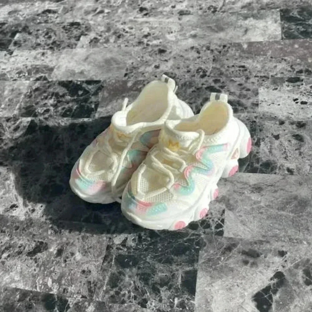 Toddler girls 2.5 to 3 years old Shoes Lace-Up Look Invisible Elastic Band White